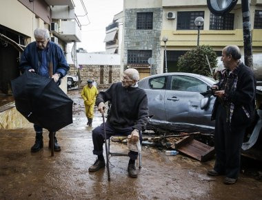 Αποζημιώσεις για νοικοκυριά & επιχειρήσεις που επλήγησαν στην Δυτική Αττική- Ποια τα ποσά (βίντεο)